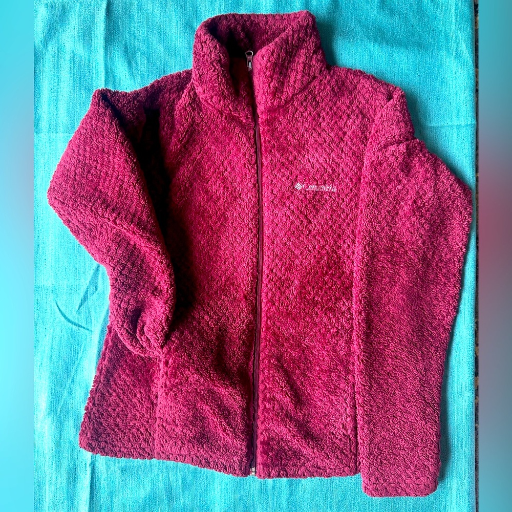 Columbia Fleece Jacket. Burgundy. Ladies small.